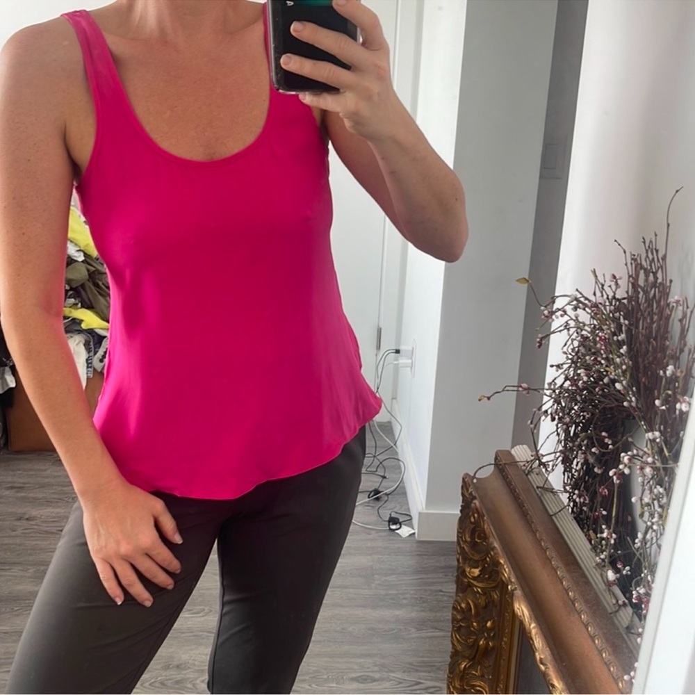 ❤️ Parker Neon Hot Pink 100% silk tank blouse w/ruched back detail ❤️ F1